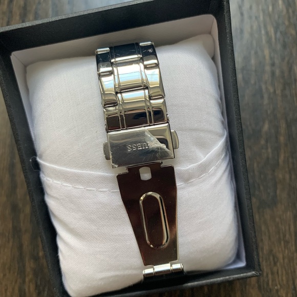GUESS Watch - Picture 3 of 6
